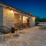 Magdalena Zadarvillas Villa *