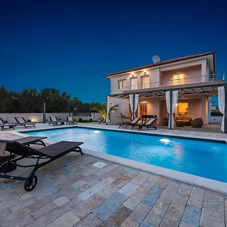 Vila Magdalena Zadarvillas *